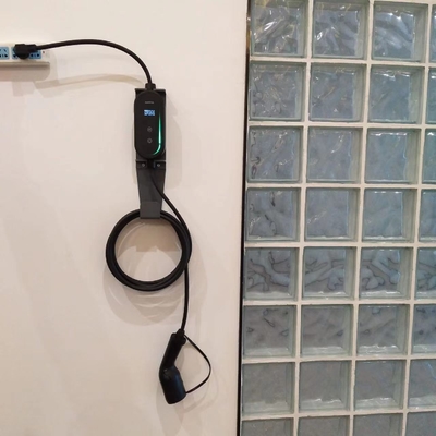 Хорошая цена 7.4kW 32A Portable EV Charger with IP67 & Delay Charging онлайн